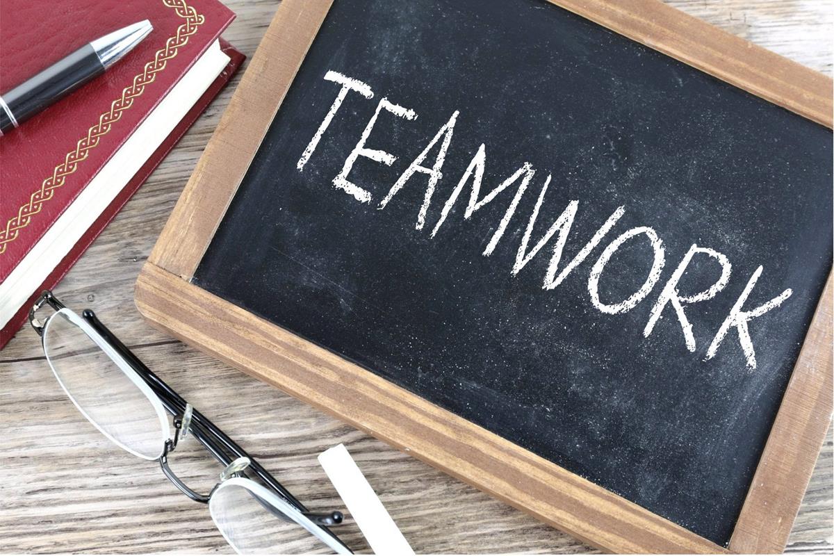 Teamwork – Free Creative Commons Images from Picserver